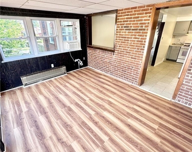 749 Benton Street - Photo Thumbnail 7