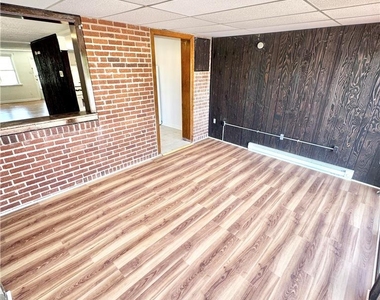 749 Benton Street - Photo Thumbnail 8