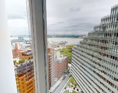 West 54th Street - Photo Thumbnail 1