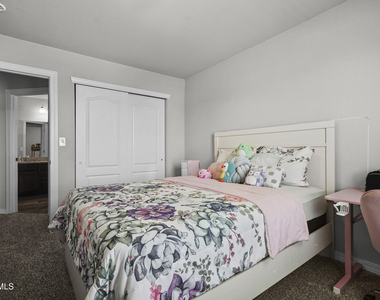 12245 Desert Pine Avenue - Photo Thumbnail 10