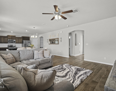 12245 Desert Pine Avenue - Photo Thumbnail 6