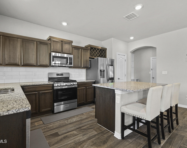 12245 Desert Pine Avenue - Photo Thumbnail 27