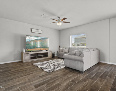 12245 Desert Pine Avenue - Photo Thumbnail 24
