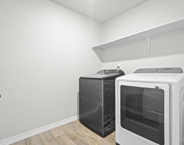 12245 Desert Pine Avenue - Photo Thumbnail 13