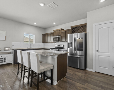 12245 Desert Pine Avenue - Photo Thumbnail 26