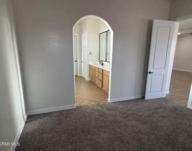 13988 Summer Hail Avenue - Photo Thumbnail 9