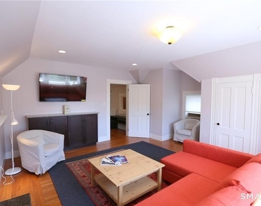 392 Orange Street - Photo Thumbnail 4