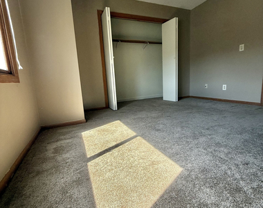 410 Emmett Street - Photo Thumbnail 7