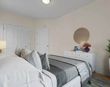 West 11th Street - Photo Thumbnail 4