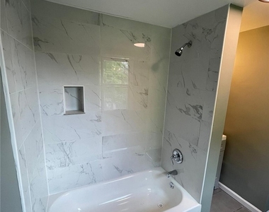 1371 Crucible St - Photo Thumbnail 9