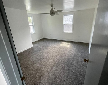 1371 Crucible St - Photo Thumbnail 12