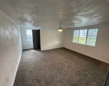 1371 Crucible St - Photo Thumbnail 11
