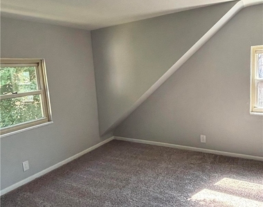 1371 Crucible St - Photo Thumbnail 15