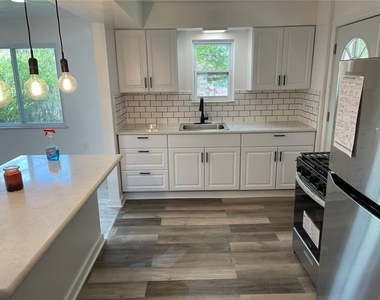 1371 Crucible St - Photo Thumbnail 4