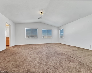 5424 Talmo Street - Photo Thumbnail 7
