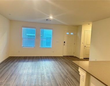 9918 Saffron Hills Street - Photo Thumbnail 6