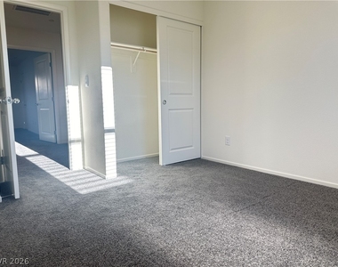 9918 Saffron Hills Street - Photo Thumbnail 12