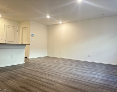 9918 Saffron Hills Street - Photo Thumbnail 5