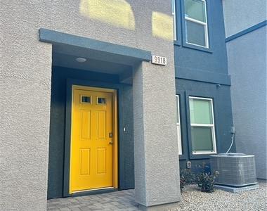 9918 Saffron Hills Street - Photo Thumbnail 3