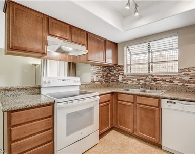 7200 Pirates Cove Road - Photo Thumbnail 12