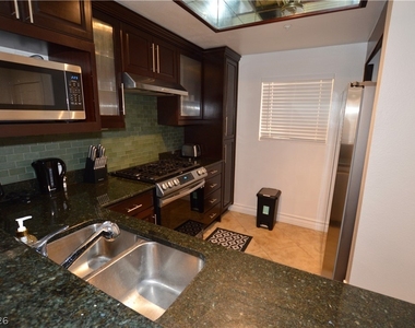 260 E Flamingo Road - Photo Thumbnail 6