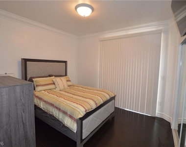 260 E Flamingo Road - Photo Thumbnail 16