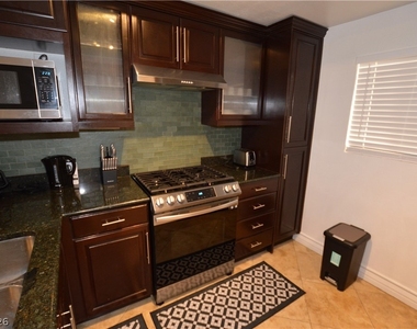 260 E Flamingo Road - Photo Thumbnail 5