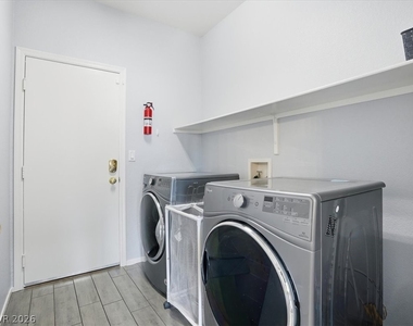 1562 Harwood Avenue - Photo Thumbnail 26