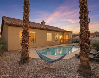 1562 Harwood Avenue - Photo Thumbnail 3