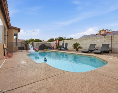 1562 Harwood Avenue - Photo Thumbnail 40
