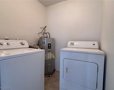 2686 Aarondavid Drive - Photo Thumbnail 4