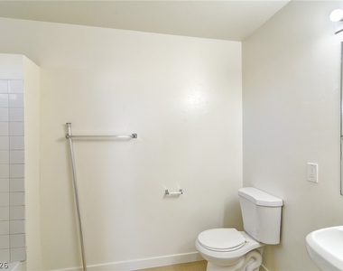 3956 Danny Melamed Avenue - Photo Thumbnail 9