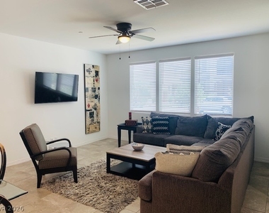 2637 Marvel Astoria Street - Photo Thumbnail 5