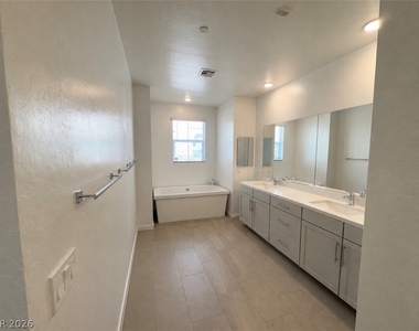 2555 Hampton Road - Photo Thumbnail 19