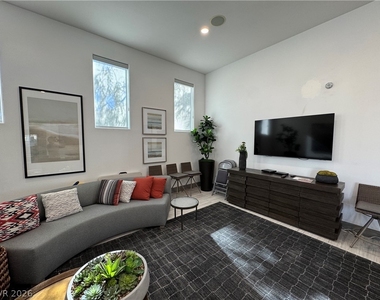 2555 Hampton Road - Photo Thumbnail 39