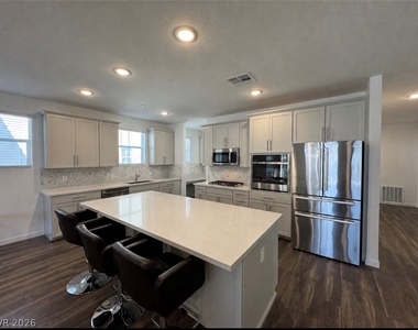 2555 Hampton Road - Photo Thumbnail 7