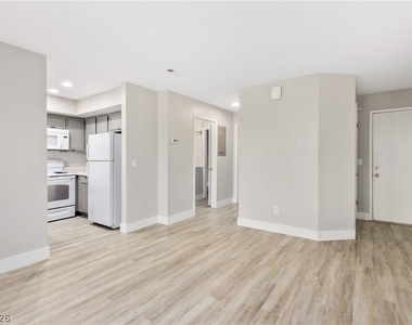 2220 Pine Breeze Lane - Photo Thumbnail 3