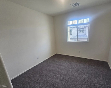 1138 Meadow Sparrow Place - Photo Thumbnail 4