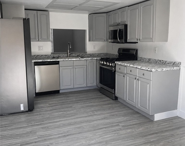870 Flagstone Way - Photo Thumbnail 1
