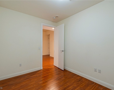 4525 Dean Martin Drive - Photo Thumbnail 23