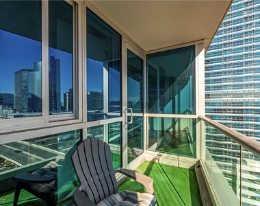 4525 Dean Martin Drive - Photo Thumbnail 28