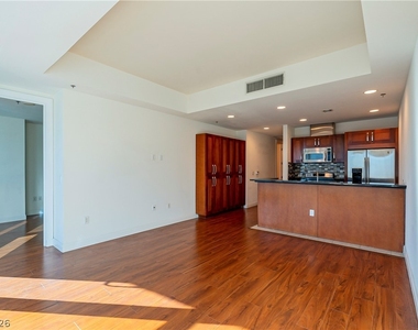 4525 Dean Martin Drive - Photo Thumbnail 2