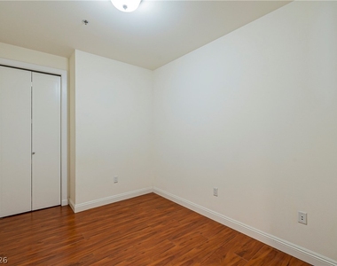 4525 Dean Martin Drive - Photo Thumbnail 20