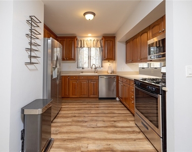 35 Lakeview Circle - Photo Thumbnail 8