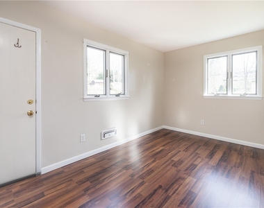 35 Lakeview Circle - Photo Thumbnail 13