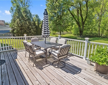 39 Little Brook Drive - Photo Thumbnail 9
