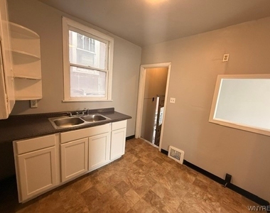 2020 Forest Avenue - Photo Thumbnail 11