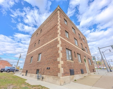 530 Main Street - Photo Thumbnail 8