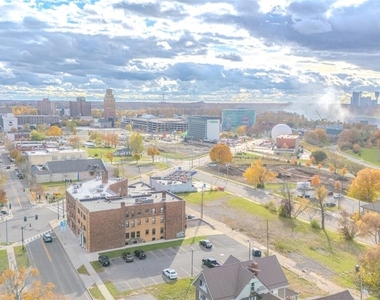 530 Main Street - Photo Thumbnail 16