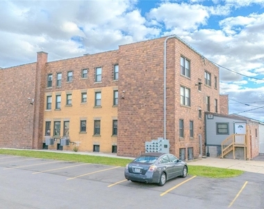 530 Main Street - Photo Thumbnail 5